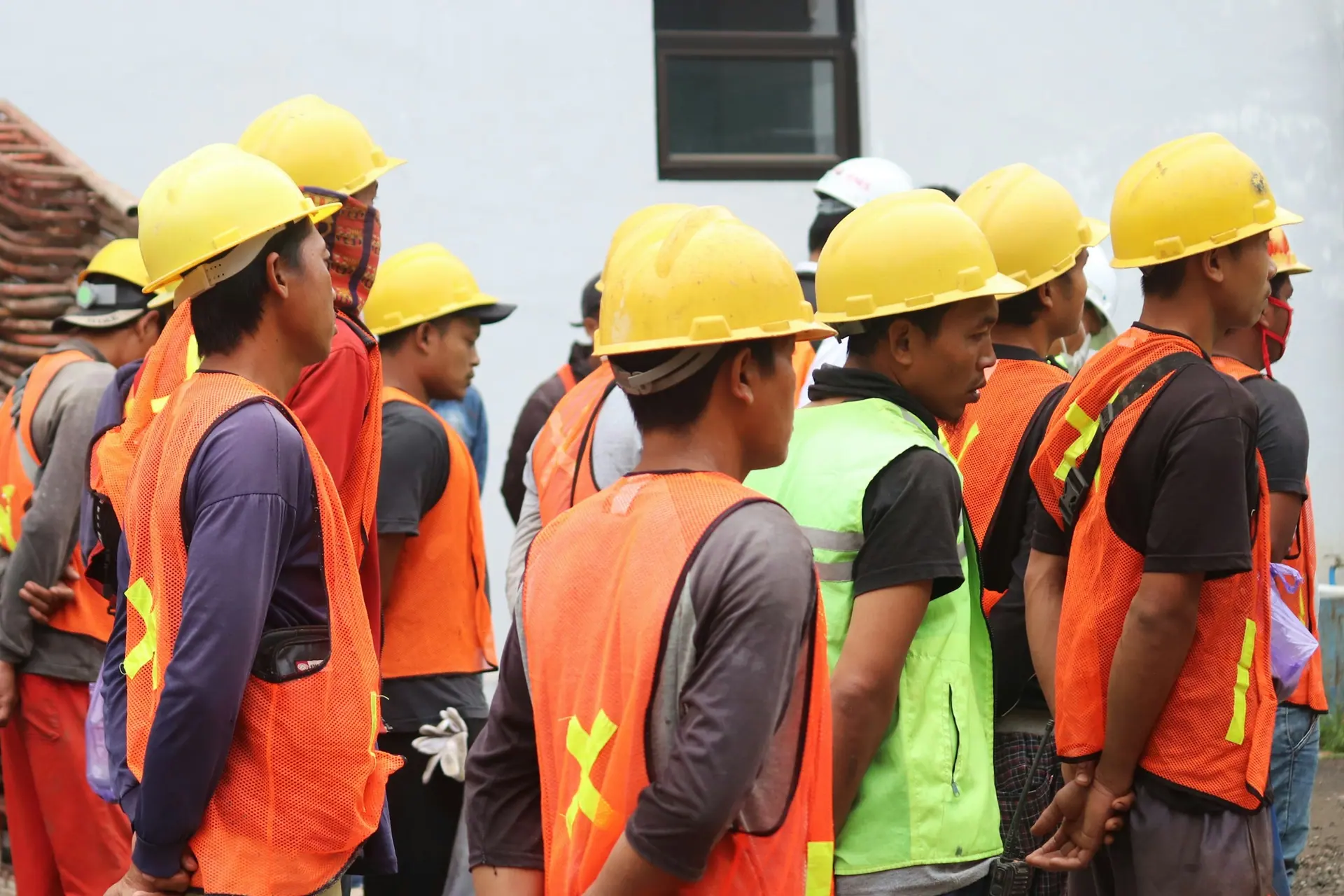 Safety briefing taking place before work starts